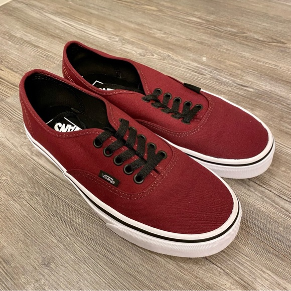 Vans Authentic in Port Royale/Black - Picture 1 of 5